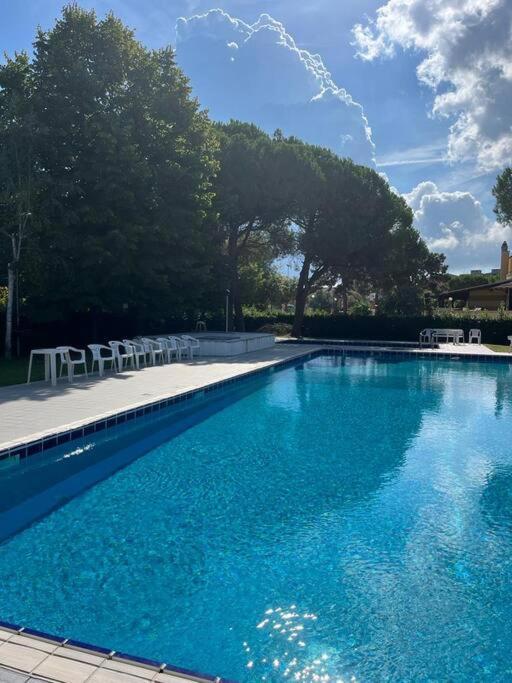 Villa A Due Piani Con Giardino E Piscina Duna Verde Exteriör bild
