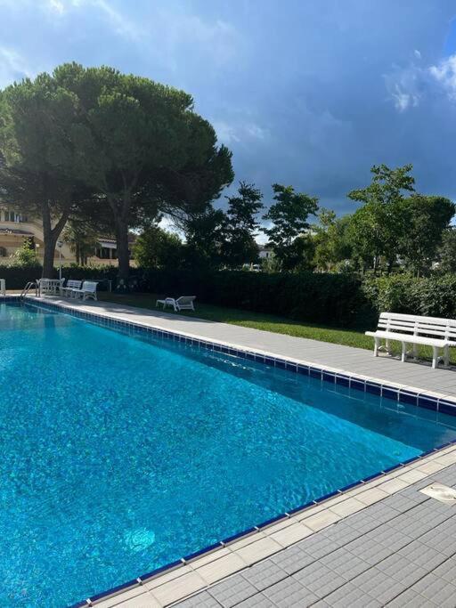 Villa A Due Piani Con Giardino E Piscina Duna Verde Exteriör bild